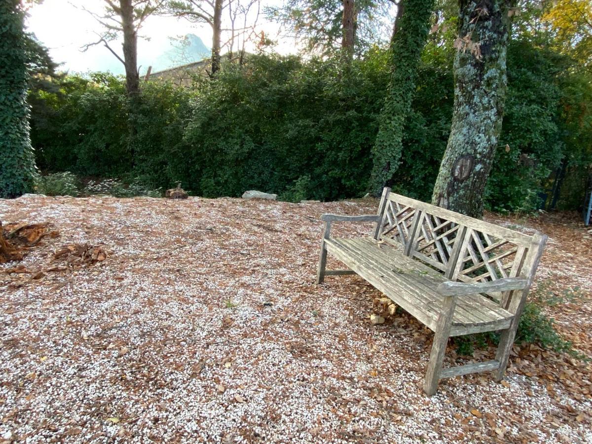 La Maison De Mado Et Sa Cabane Dans Les Arbres Plan d'Aups エクステリア 写真